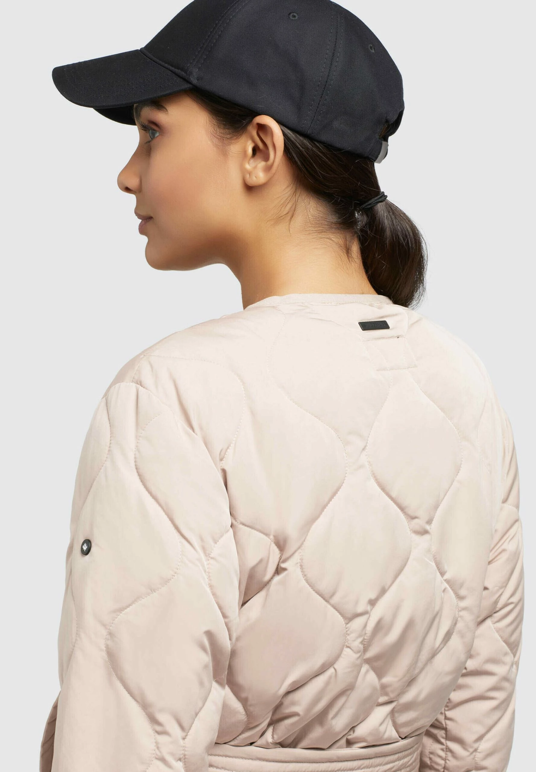 Khujo Yuna - Chaqueta De Entretiempo - War Pin 7 Khujo Yuna - Chaqueta De Entretiempo - War Pin - Imagen 7