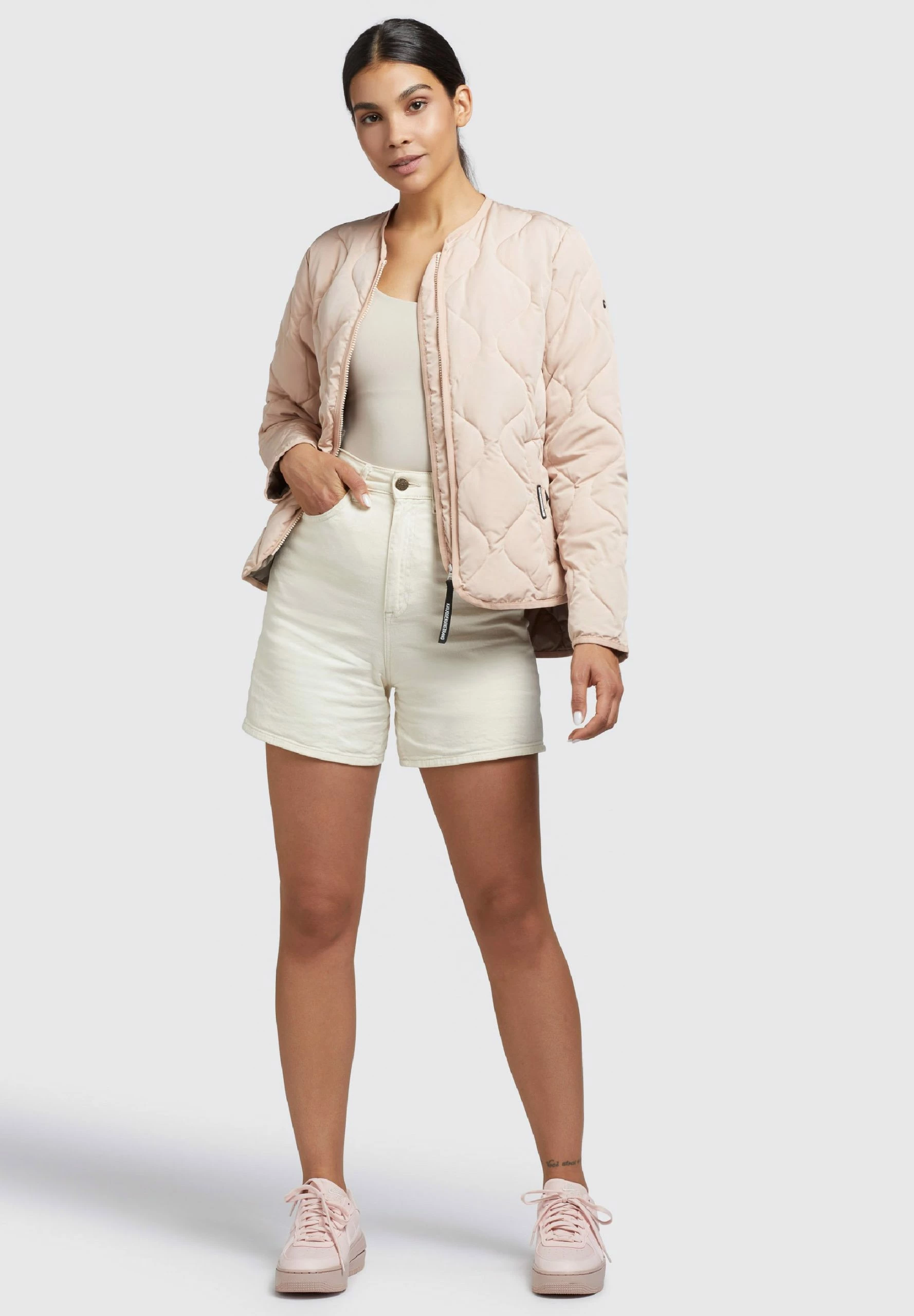 Khujo Alma - Chaqueta De Entretiempo - War-Pin 2 Khujo Alma - Chaqueta De Entretiempo - War-Pin - Imagen 2