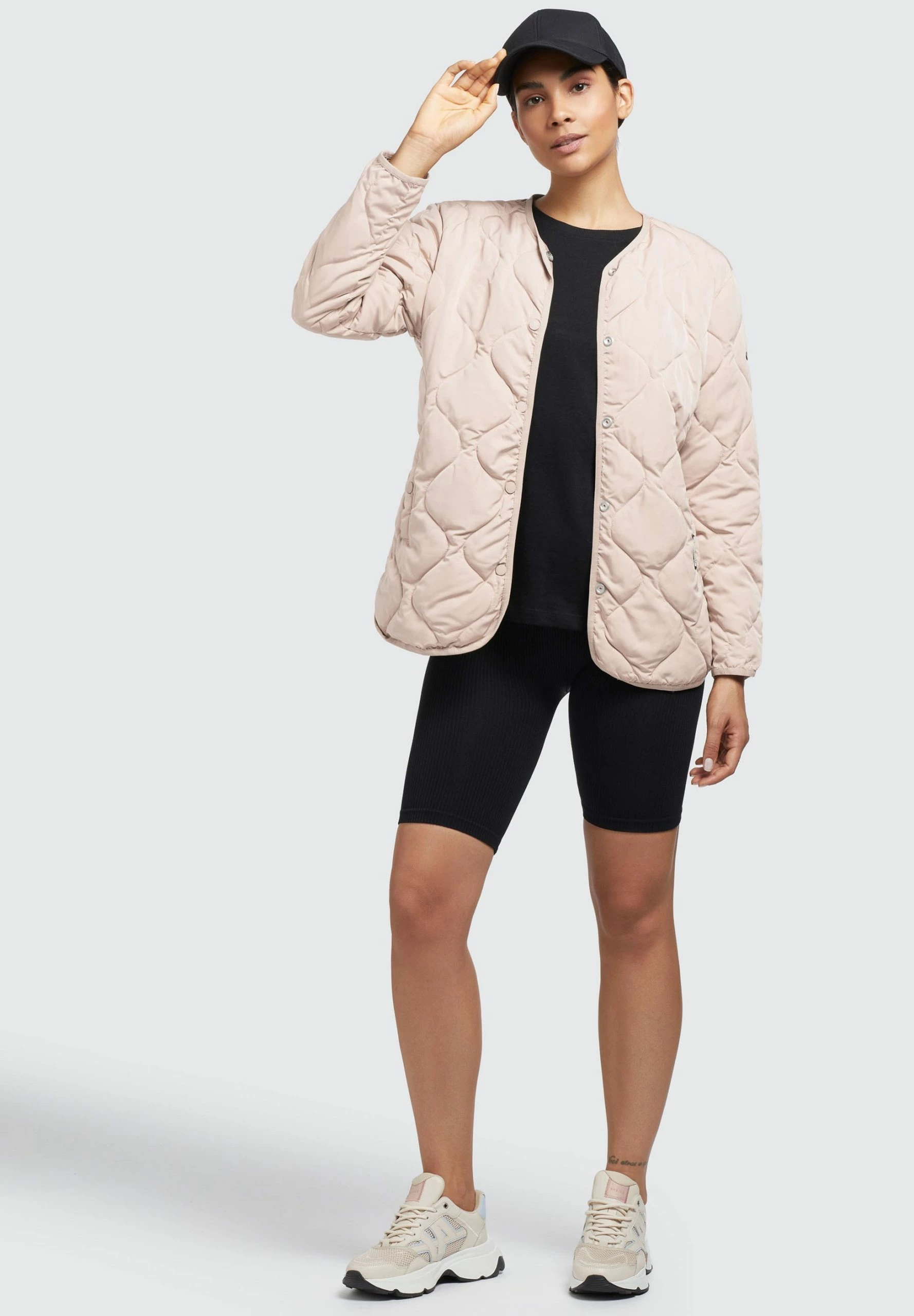 Khujo Yuna - Chaqueta De Entretiempo - War Pin 2 Khujo Yuna - Chaqueta De Entretiempo - War Pin - Imagen 2