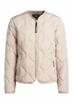 Khujo Alma - Chaqueta De Entretiempo - War-Pin 15 Khujo Alma - Chaqueta De Entretiempo - War-Pin -Khujo Ventas bb959fbfbe78499ca7d2b96099a08774 scaled