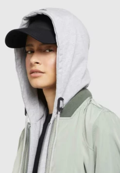 Khujo Persee - Chaqueta Fina - Blassgrün -Khujo Ventas eebc8b052dec48078543e1b1b747533a scaled