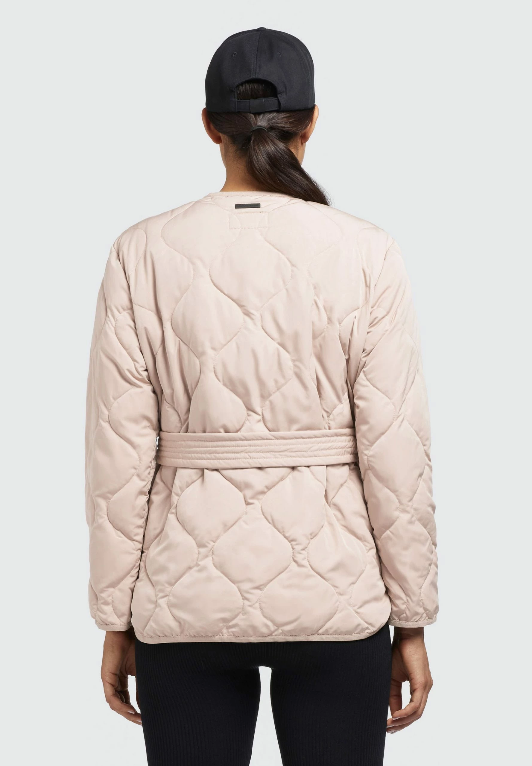 Khujo Yuna - Chaqueta De Entretiempo - War Pin 3 Khujo Yuna - Chaqueta De Entretiempo - War Pin - Imagen 3